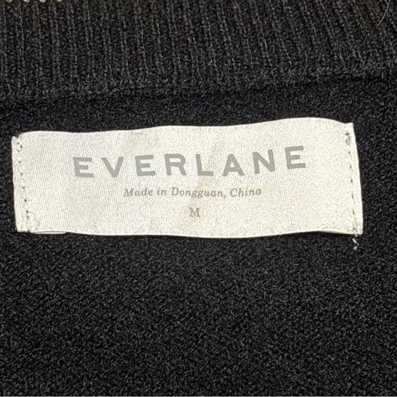 Everlane Men's Black V-Neck Sweater - Picture 2 of 7